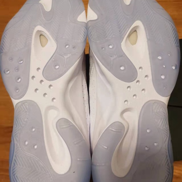 Brand new Nike Air Jordan11 CMFT Low Mens Basketball Shoes DO0751-100 withoutbox - Picture 4 of 7